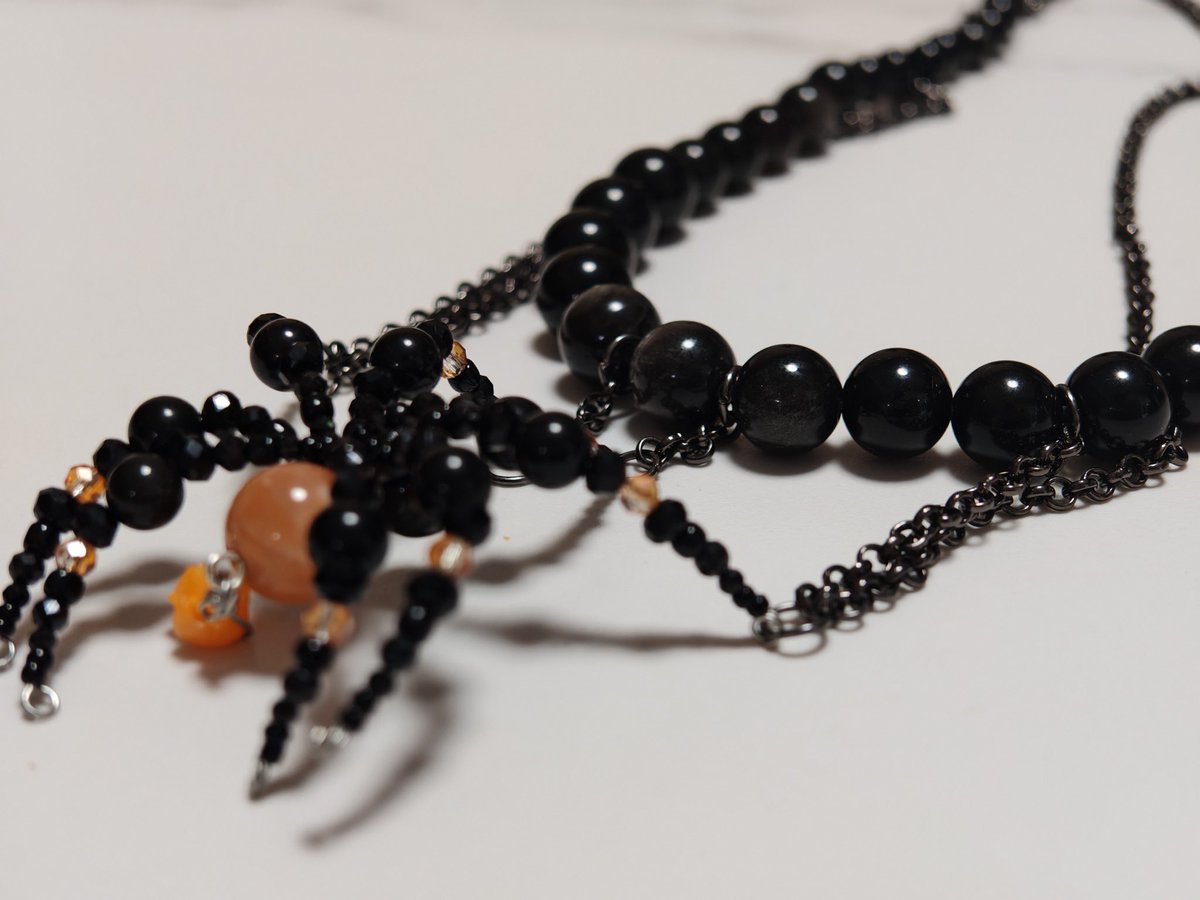 DiyourCrafts's tweet photo. Halloween decor idea 🕷 

Why don't you try to make a unique spider necklace?

#gift #halloween2024 #diy #jewelry #necklace #craft #handmade https://t.co/OQvb5EKuYs