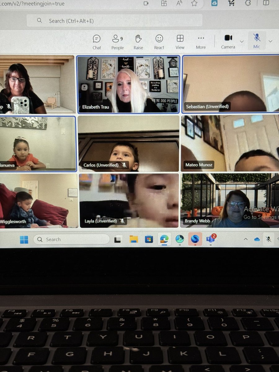 RCPS_EarlyLearn's tweet image. Class Team Meeting with Mrs. Trau and Ms. Webb….

Story time:
Spookley the Square Pumpkin 🎃 
#squarepumpkin
#spookley #fall #prek #dph #pat