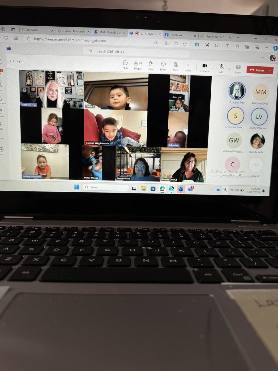 RCPS_EarlyLearn's tweet image. Class Team Meeting with Mrs. Trau and Ms. Webb….

Story time:
Spookley the Square Pumpkin 🎃 
#squarepumpkin
#spookley #fall #prek #dph #pat