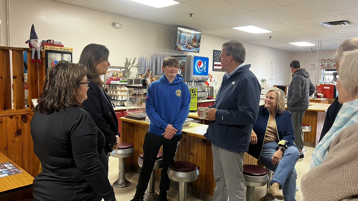 Chris Sununu (@chrissununu) on Twitter photo A cuppa coffee to get the day started with <a href="/KellyAyotte/">Governor Kelly Ayotte</a> at the Monadnock Country Cafe on this chilly morning ☕️ Big thanks to Beth Anne Tatro and her team for getting us off on the right foot! A cuppa coffee to get the day started with <a href="/KellyAyotte/">Governor Kelly Ayotte</a> at the Monadnock Country Cafe on this chilly morning ☕️ Big thanks to Beth Anne Tatro and her team for getting us off on the right foot!