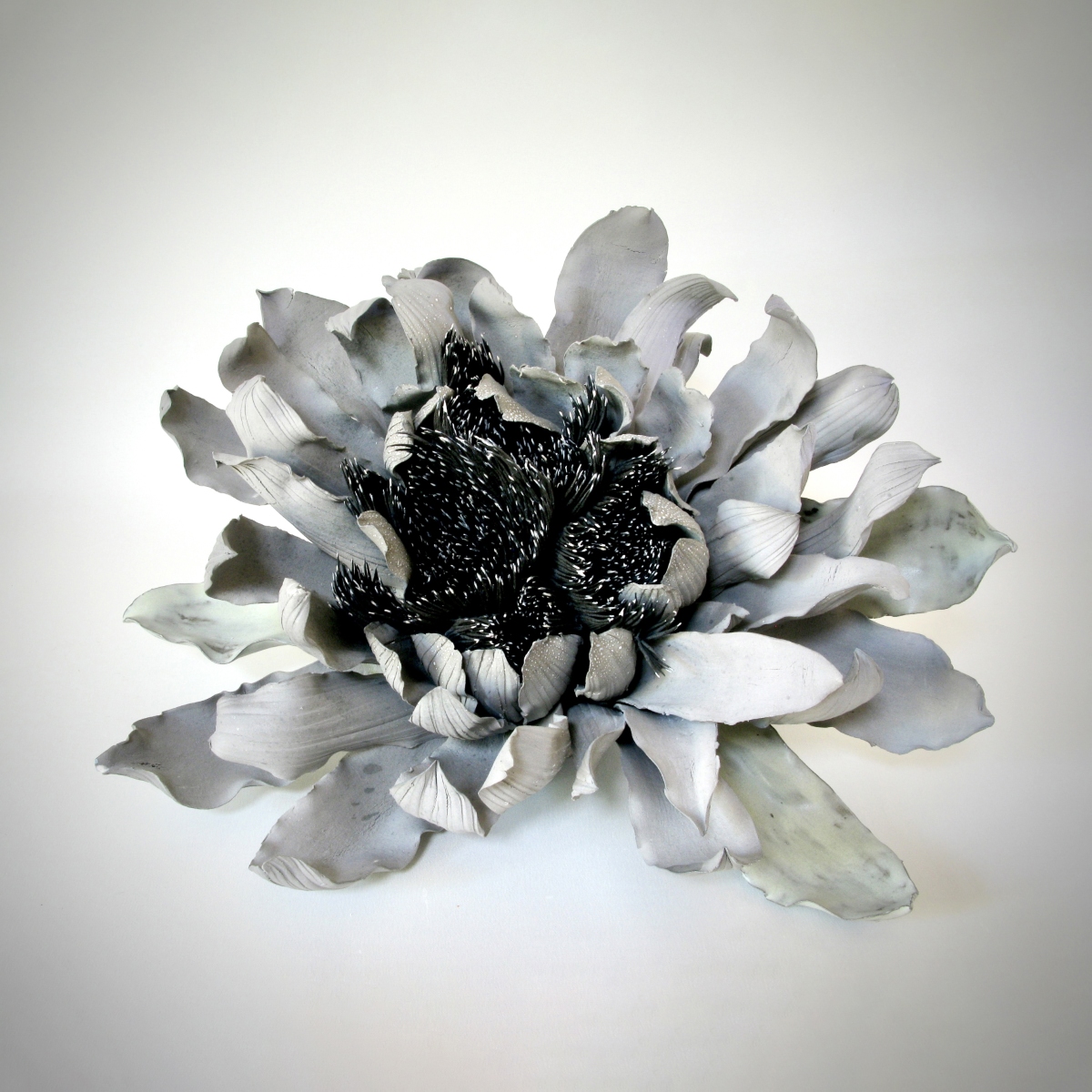 ceramicmagazine's tweet photo. Sayaka Shingu is today's featured artist on Ceramics Now. 

📍 View the artist's works: https://t.co/pmWbJBpHQh

Sayaka Shingu’s profile was published with the participation of Dai Ichi Arts, New York. Her work is part of a duo show opening today at Dai Ichi Arts. https://t.co/E2AawFHpZG