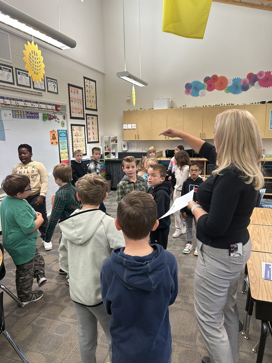 MrsHarner's tweet photo. Thank you Mrs. Chase! You helped every student feel seen and heard today! You brought some amazing helpers too! @mrs_c_sc @clearprincipal @HanoverPublic https://t.co/g0qK0uWjGC