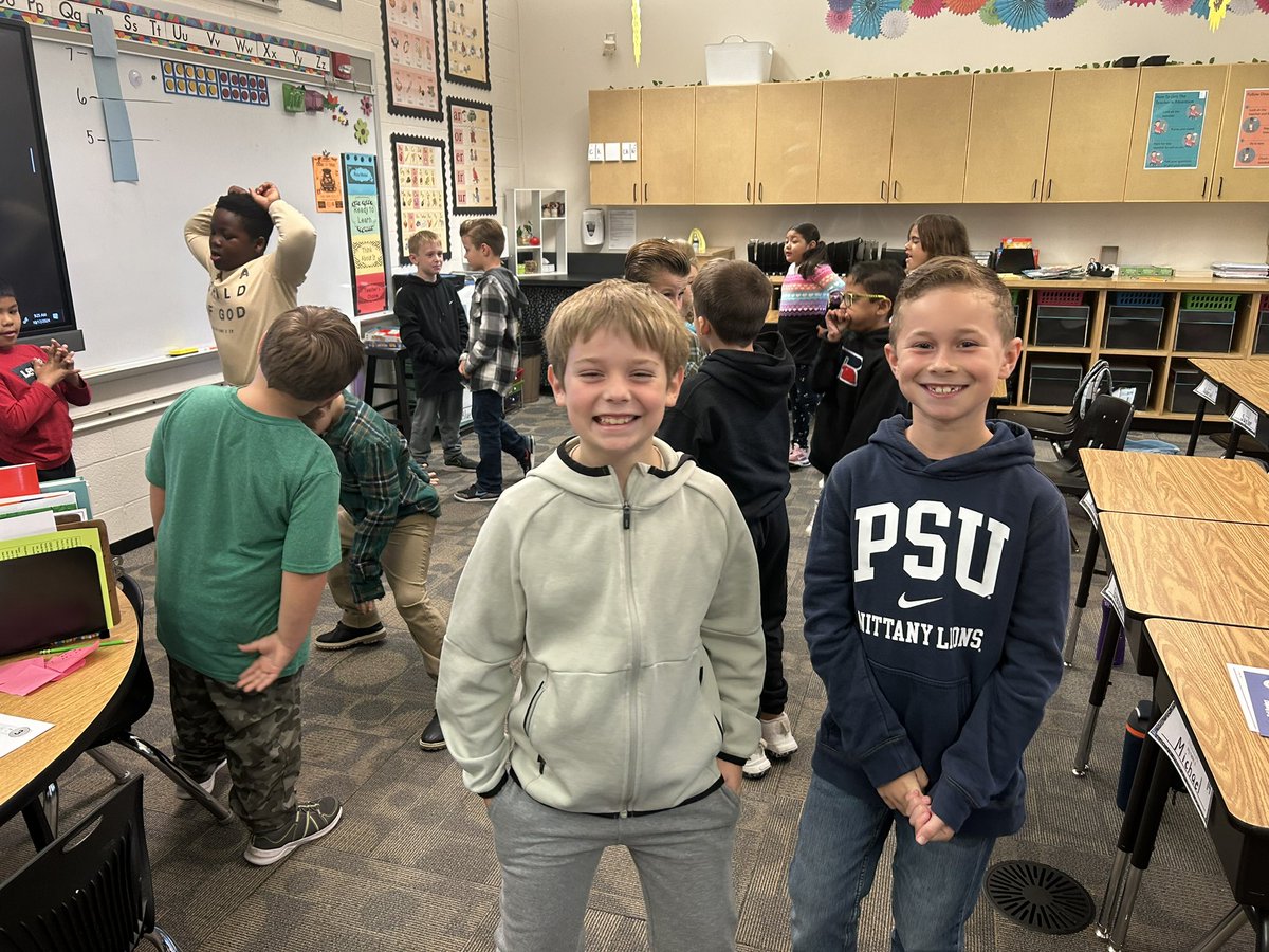 MrsHarner's tweet photo. Thank you Mrs. Chase! You helped every student feel seen and heard today! You brought some amazing helpers too! @mrs_c_sc @clearprincipal @HanoverPublic https://t.co/g0qK0uWjGC