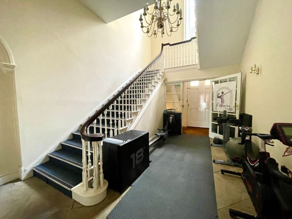 MerrifieldsCS's tweet image. Discover not one, but two available office spaces that we have available here. Regent House is just 500 meters from the town centre, 800 meters from junction 43 of the A14 and the railway station. 14 dedicated parking spaces. 

💰 From £11,500 per annum 
📐 From 652 sq ft