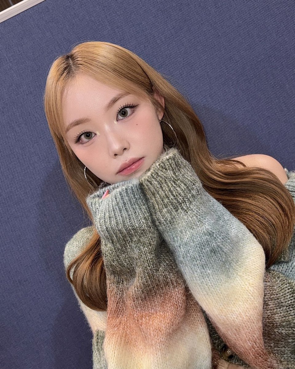 suhyeonarchive's tweet photo. 241017 instagram post 📷 (1/2) https://t.co/MDlF7ntzCX