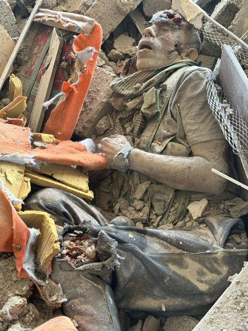 Incognito_qfs's tweet photo. Hamas chief Yahya Sinwar eliminated.

The mastermind of October 7th attack on Israel is now selecting 72 hoors in Jannah as we speak. https://t.co/fQQI2ggb82