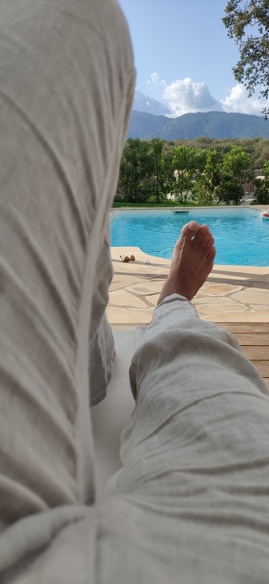 TributRoyal's tweet photo. "Je vous accorde l'honneur de payer pour ma supériorité. Qui se montrera à la hauteur ce soir ?"
#CashMaster #Tribute #DominationFr https://t.co/tIFjAGefxg