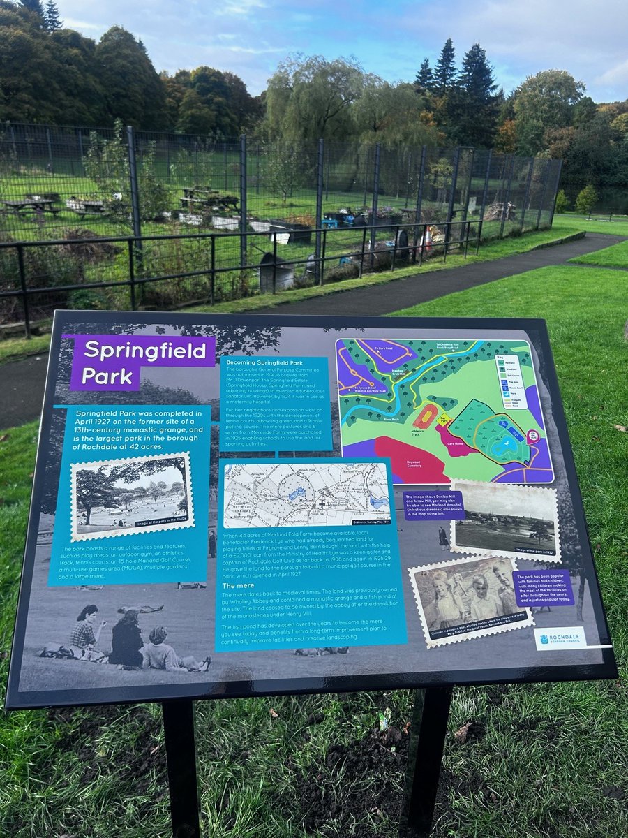 RochdaleCouncil's tweet photo. We came together this week to celebrate Springfield Park gaining a @GreenFlagAward  for the first time this year.🌳

If you visit, you will also find a new information panel, which provides some interesting facts about the park's history, including how it began in 1927. https://t.co/I5oS48EFy1