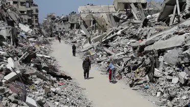 Adhwan's tweet photo. انتهى نصر الله ولحقه "السنوار" بعد ما تركا بيروت و غزة مدمرتان وتسببا في نزوح مئات الآلاف وتركهم بلا مأوى. إيران كانت تدفع الرواتب والأمر لها والنهي، لا دمار في طهران، لكن الأدوات التخريبية تاجرت باسم القدس فذهب الجولان وشمال غزة. لا تحررت فلسطين ولا أقيمت دولة ! https://t.co/3rFkBO5P64
