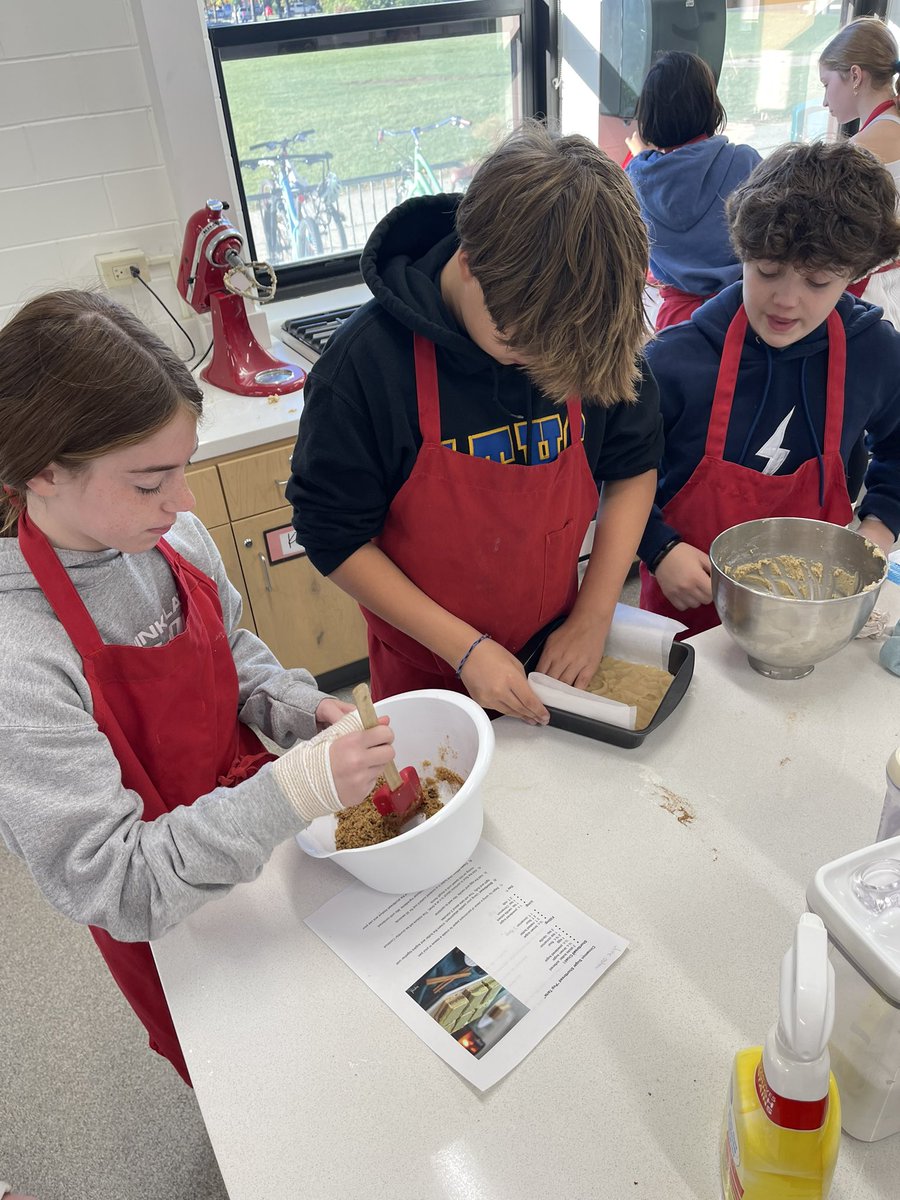 I’m back from maternity leave and happy to be with our Bulldogs in the kitchen! Today we are making homemade pop tarts! #facsed #sayyestofcs #mcbulldogs101 #wsd101