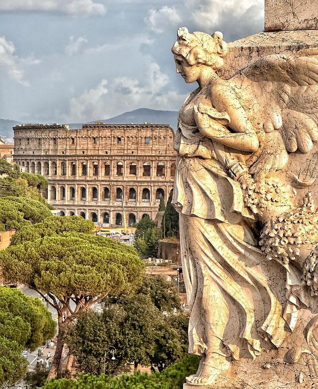 Turismoromaweb's tweet photo. Il Colosseo visto dal Vittoriano.

The Colosseum seen from the Vittoriano.

📸 IG alessandro85f
#VisitRome https://t.co/nVqXMLlmqd