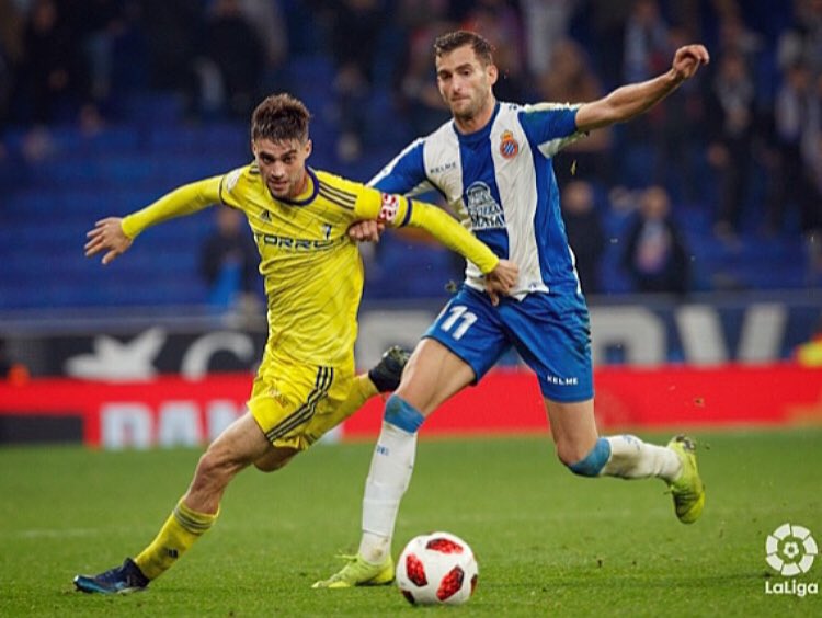 #Deportes | ⚽️ <a href="/DavidCarmona_2/">David Carmona</a>, ex del <a href="/Cadiz_CF/">Cádiz Club de Fútbol</a>, con <a href="/OskarGarcia16/">Óscar García Mayo 🎙</a>:

🎙 "Al <a href="/realracingclub/">Real Racing Club</a> ya se le mira con otros ojos en Segunda y eso me alegra"

📲 App de <a href="/La_SER/">Cadena SER</a>
💻 sercantabria.com
📻 102.4 | 94.7 | 90.3