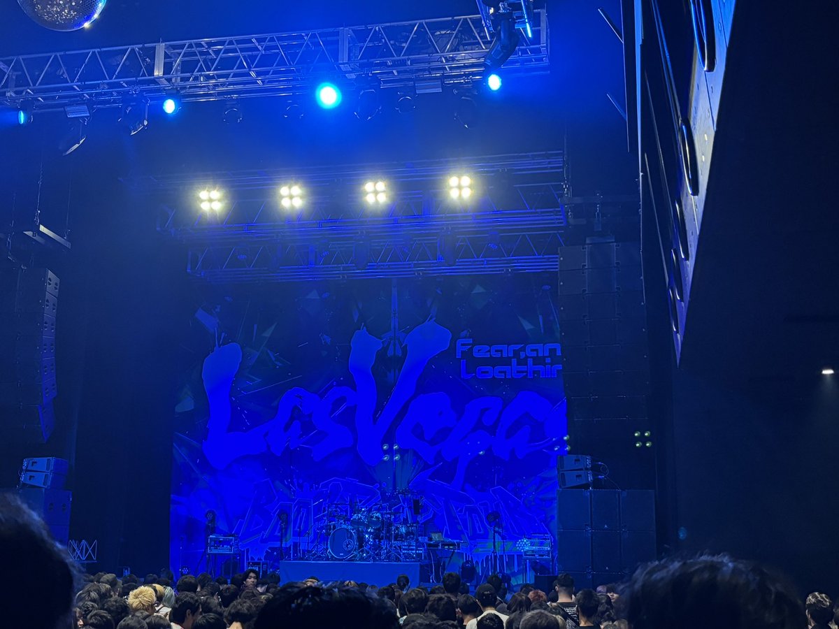 h__amane's tweet photo. 一昨日ベガスのライブ行ってきたの～🍒
もうねすっっっごく楽しかった！！
物販でメンバーとお話できて握手もしていただいて、試験の応援もしてくださって！🥺
最高すぎた……がんばろ……🫠

#CLAXXIC #レンタル彼女 #レンカノ #かのかり #彼氏募集中 #彼女お借りします #boostuptour https://t.co/ZyTRpsZ7mq