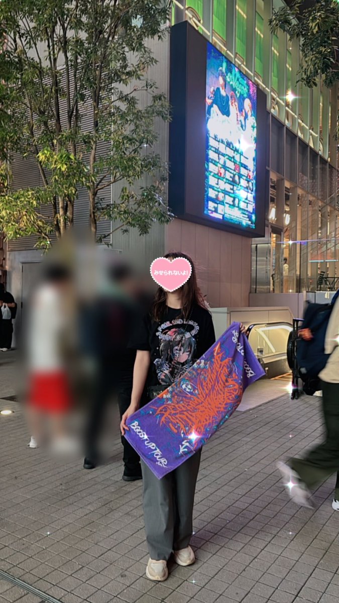 h__amane's tweet photo. 一昨日ベガスのライブ行ってきたの～🍒
もうねすっっっごく楽しかった！！
物販でメンバーとお話できて握手もしていただいて、試験の応援もしてくださって！🥺
最高すぎた……がんばろ……🫠

#CLAXXIC #レンタル彼女 #レンカノ #かのかり #彼氏募集中 #彼女お借りします #boostuptour https://t.co/ZyTRpsZ7mq