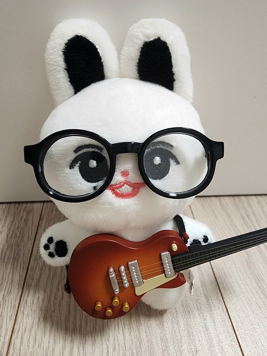 드디어 깜열이가 우리집에 와줫군아...
아기락스타 깜찍토끼 🤓💙
<a href="/ggamyeol/">깜열</a>