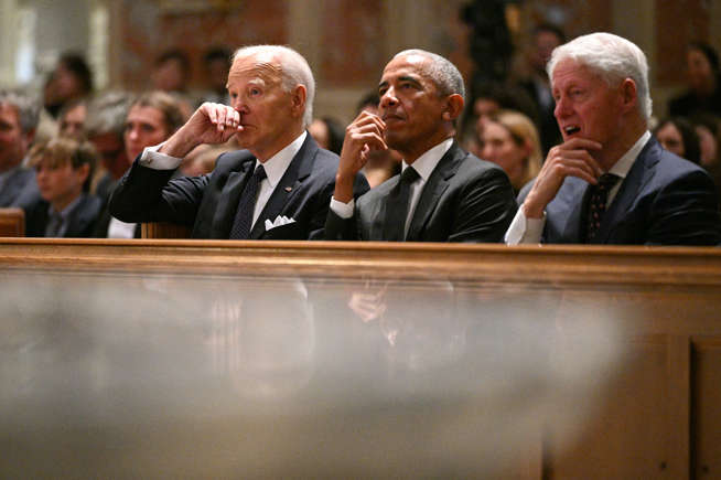 Thierry_Kame's tweet photo. @ChrisDJackson Thank You President Bill Clinton 🔵 @BillClinton
#EthelKennedy #LoveAndService https://t.co/WqXtLQKOja