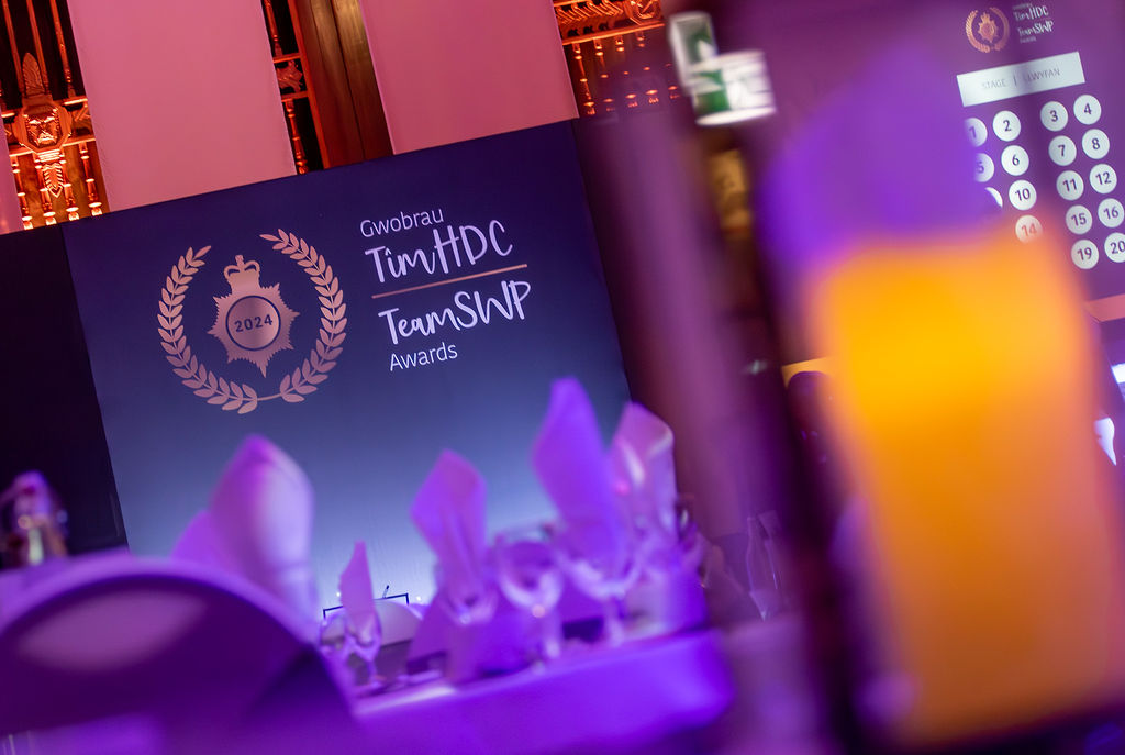 swpolice's tweet photo. #AWARDS | Selflessness, dedication, courage and innovation โ just a few of the attributes celebrated last night as we held the #TeamSWP Awards 2024. ๐
Take a look at our winners and finalists, and their inspiring stories here ๐ https://t.co/YMp53o2V0R https://t.co/biE3j03OFE
