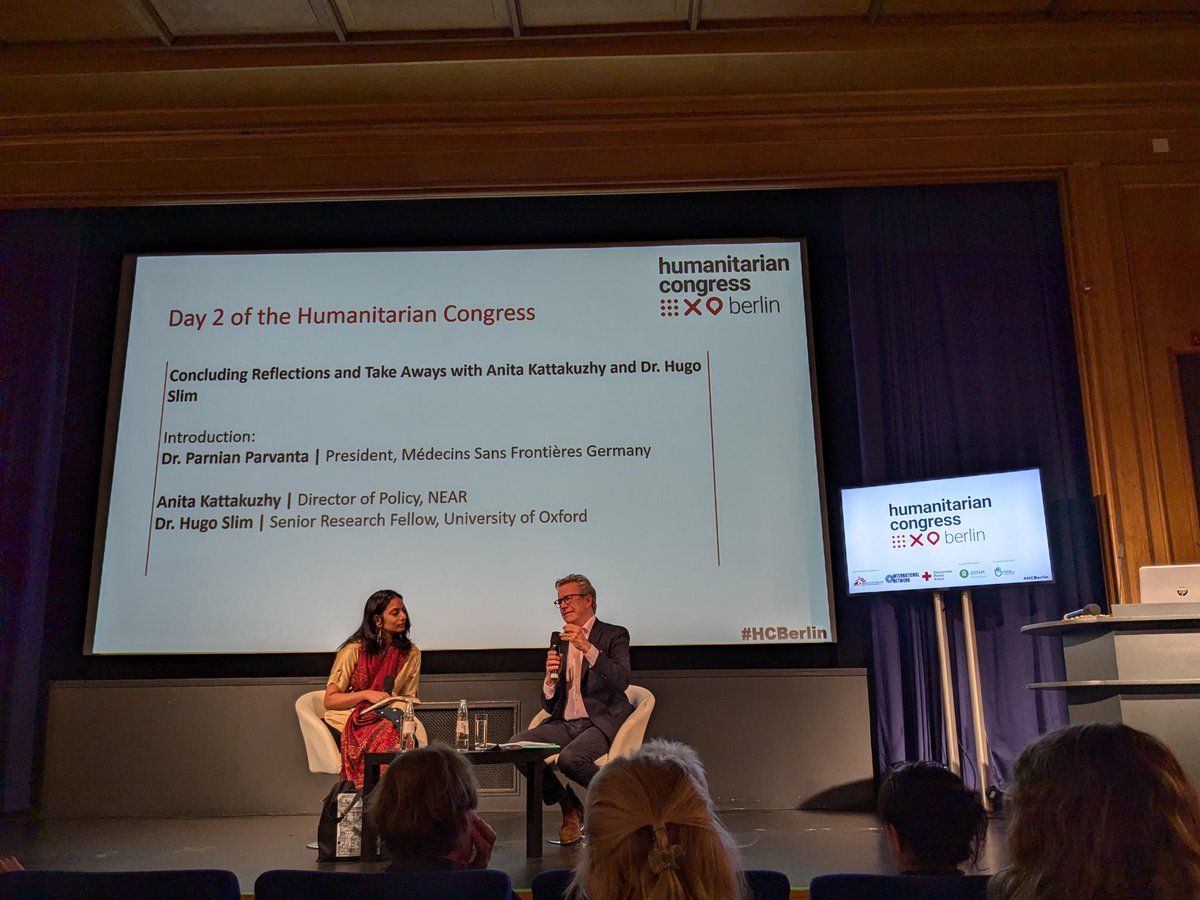 msf_de's tweet photo. "Humanitäre Akteure sollten mehr zusammenarbeiten, denn den Menschen in Not ist es egal, von wem die Hilfe kommt. Es ist wichtig, dass sie ankommt." Abschließende Gedanken von @anitakatt im Gespräch mit @Hslim_Oxford, 2 herausragende Stimmen der humanitären Szene.
#HCBerlin https://t.co/WUrkXEYnWR
