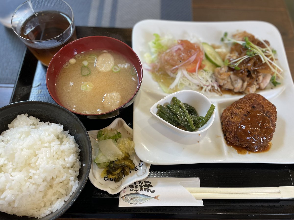ossam314's tweet photo. ヤバい喫茶店見つけた。
京都出張で立ち寄った喫茶店のランチがこのボリュームで750円。とても美味でした。

#喫茶Point https://t.co/GSaIFKWgkq