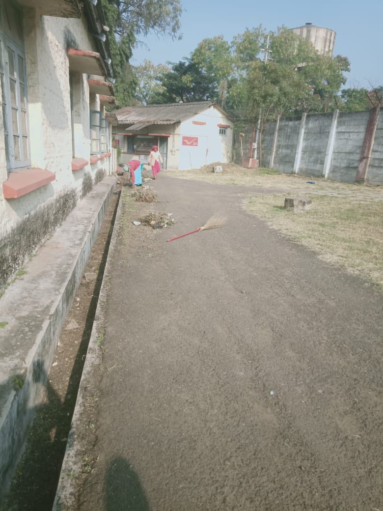 PRO_HEF's tweet photo. Cleanliness Drive continues at High Explosives Factory ( A Unit of Munitions India Limited) today.  #SpecialCampaign4 
#SwachhtaHiSeva2024 
#SBD2024 
#SHS2024
@IndiaMunitions https://t.co/0IaiE26jxt