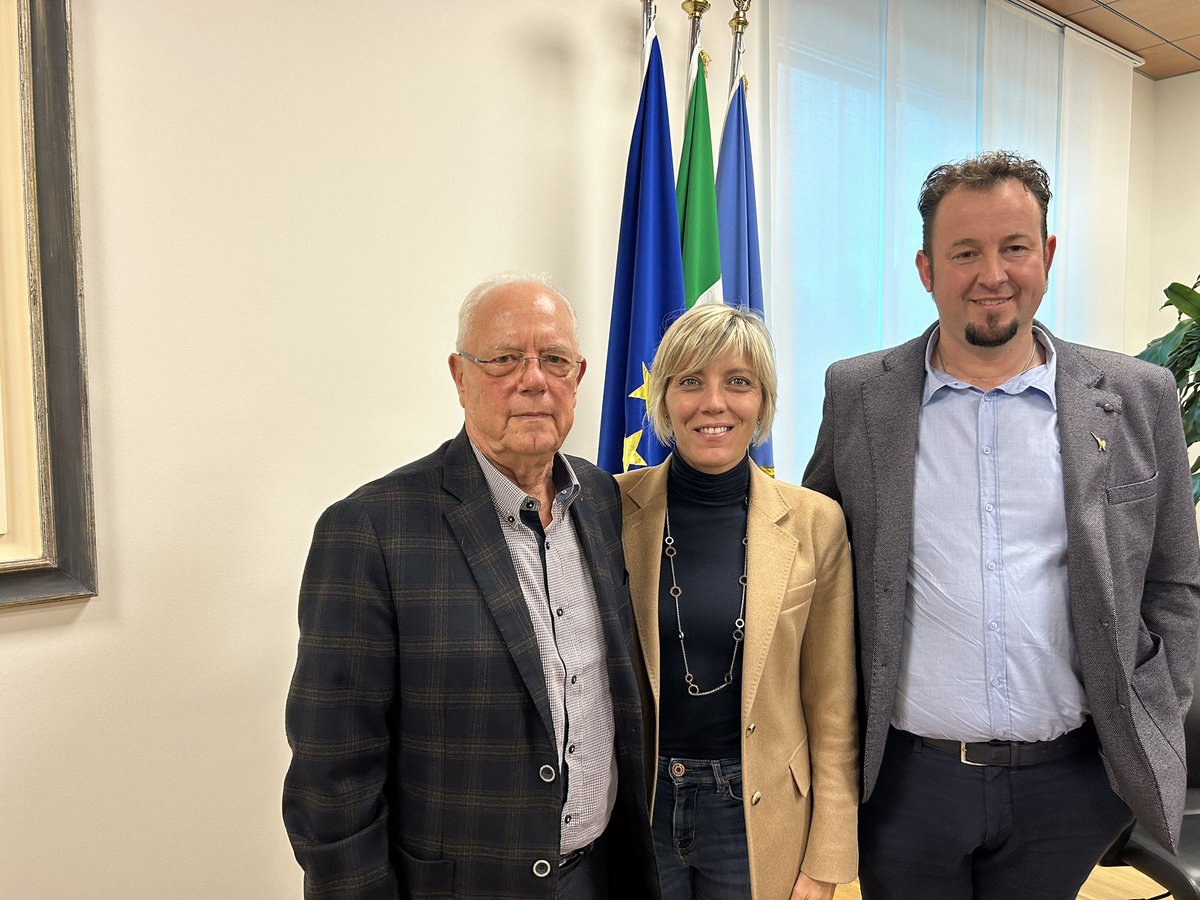 barbara_zilli's tweet photo. Piacevole visita 🤩dei sindaci David Iurman del Comune di #Grimacco e Francesco Romanut del Comune di #Drenchia per parlare delle opportunità dei progetti Interreg Italia- Slovenia 🇮🇹 🇸🇮 e molto altro!
#incontro
#interregitaslo
#regionefvg https://t.co/RjTQRz3PT9
