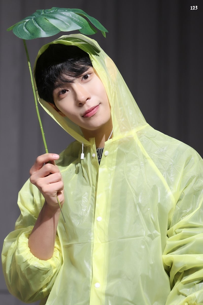 240921 사웨 대면 팬싸

주르핑 🌱💛

#홍건희 #HONGKEONHEE #ホンゴニ #티아이오티 #TIOT