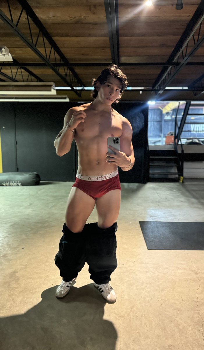 iheartcutecats's tweet photo. Gym pump 💪🏼             Vs  Dick pump 🍆 https://t.co/FudjAuxEmN
