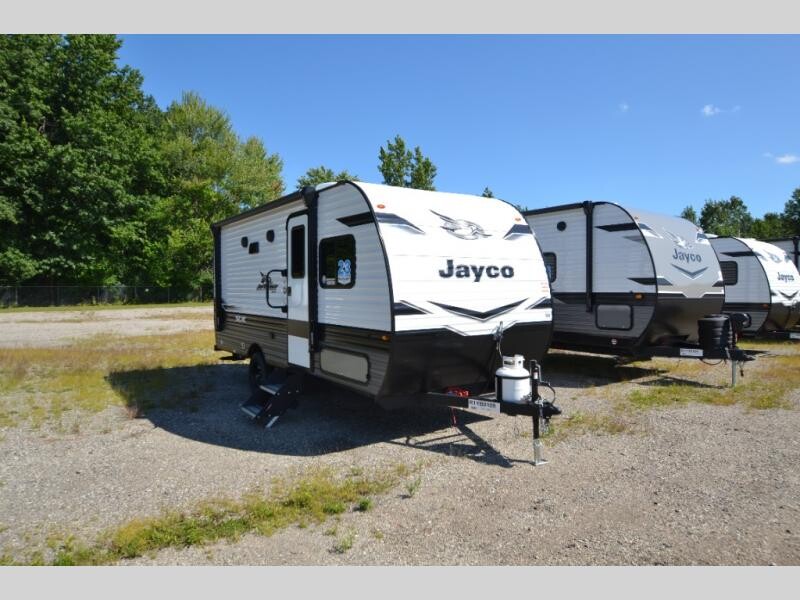 Hamiltons_RV's tweet photo. 😎 Perfect for a weekend getaway with the family! 🍂 https://t.co/lbCDHWXwa4 The New 2024 Jayco Jay Flight SLX 184BS sleeps 5, 22 ft, &amp; 3,420 lbs! Featuring 1 slide, bunk beds, &amp; a 10' electric awning. Rake in the Savings, for a limited time $18,990!
#HamiltonsRV #Nature #Family https://t.co/cZSPSGvPK6