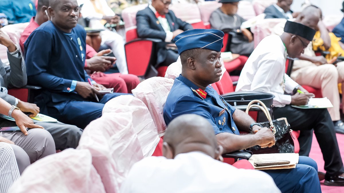 nsitf's tweet photo. MD/CE addresses CTC-ISPON on "Protecting Planet, People & Prosperity." Speech highlights tackling global risks, sustainability challenges for a safer Nigeria. Emphasizes robust safety standards & regulations.
#SafetyFirstNigeria #SustainableFuture #ISPON #ECS #NSITF https://t.co/VuSpprekTL