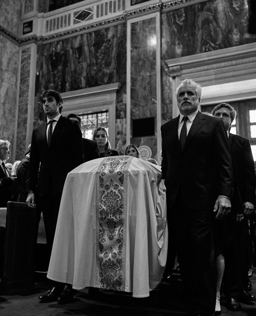 Thierry_Kame's tweet photo. @KerryKennedyRFK @POTUS @BarackObama @BillClinton @SpeakerPelosi Dear Kerry #Kennedy @KerryKennedyRFK once more receive ou sincere condolences 💐
#EthelKennedy🔵 #LoveAndService✨ https://t.co/ctGqW8EXEq