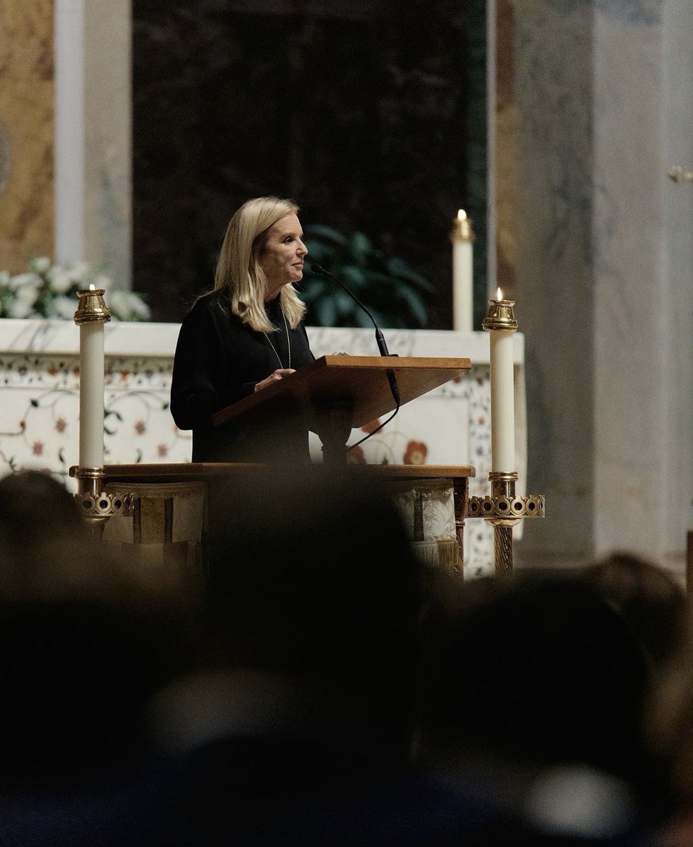 Thierry_Kame's tweet photo. @KerryKennedyRFK @POTUS @BarackObama @BillClinton @SpeakerPelosi Dear Kerry #Kennedy @KerryKennedyRFK once more receive ou sincere condolences 💐
#EthelKennedy🔵 #LoveAndService✨ https://t.co/ctGqW8EXEq