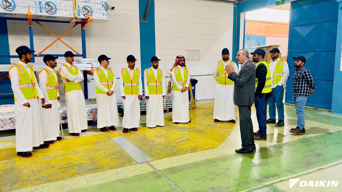 DaikinSaudi's tweet photo. استضافة شركة دايكن السعودية مجموعة من طلاب جامعة المجمعة في مصنع دايكن في منطقة سدير والتي تُعد خطوة مهمة لتنمية شغف الطلاب وتطوير مهاراتهم في مجال الهندسة الميكانيكية. هذه المبادرات توفر للطلاب فرصًا للتعرف على التقنيات الحديثة في التبريد والتكييف، وتساعدهم على الربط بين المعرفة الأكاديمية والتطبيقات العملية.

Daikin Saudi Arabia hosted a group of students from Al Majmaah University at Daikin’s factory in Sudair region, which is an important step to develop students’ passion and skills in the field of mechanical engineering. These initiatives provide students with opportunities to learn about modern technologies in refrigeration and air conditioning, and help them link academic knowledge with practical applications.
.
.
.
#Daikin #technologies #KSA #Riyadh #Sustainability #education #students #Sudair_region #academic