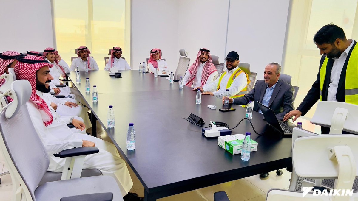 DaikinSaudi's tweet photo. استضافة شركة دايكن السعودية مجموعة من طلاب جامعة المجمعة في مصنع دايكن في منطقة سدير والتي تُعد خطوة مهمة لتنمية شغف الطلاب وتطوير مهاراتهم في مجال الهندسة الميكانيكية. هذه المبادرات توفر للطلاب فرصًا للتعرف على التقنيات الحديثة في التبريد والتكييف، وتساعدهم على الربط بين المعرفة الأكاديمية والتطبيقات العملية.

Daikin Saudi Arabia hosted a group of students from Al Majmaah University at Daikin’s factory in Sudair region, which is an important step to develop students’ passion and skills in the field of mechanical engineering. These initiatives provide students with opportunities to learn about modern technologies in refrigeration and air conditioning, and help them link academic knowledge with practical applications.
.
.
.
#Daikin #technologies #KSA #Riyadh #Sustainability #education #students #Sudair_region #academic