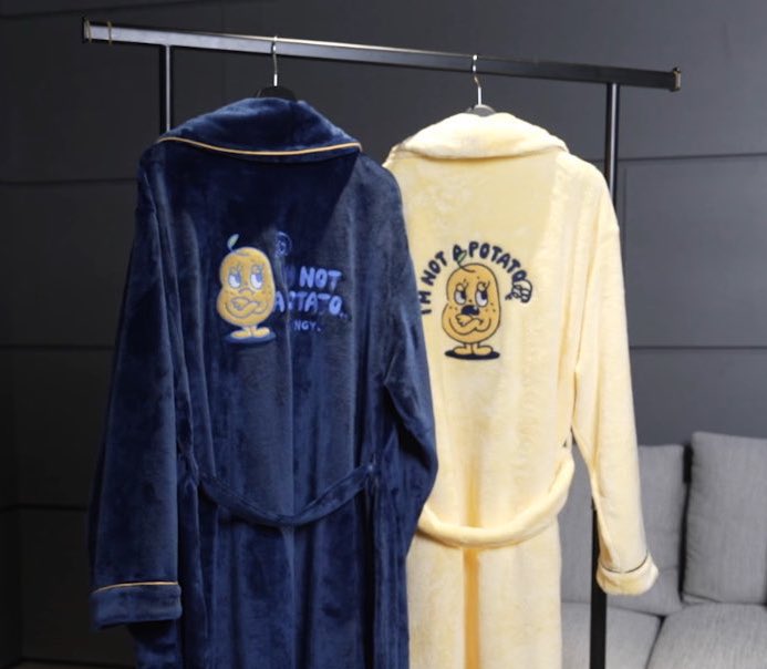 💙💛커플 잠옷인가…🫣

#gyuhan #mjj #밍쫑