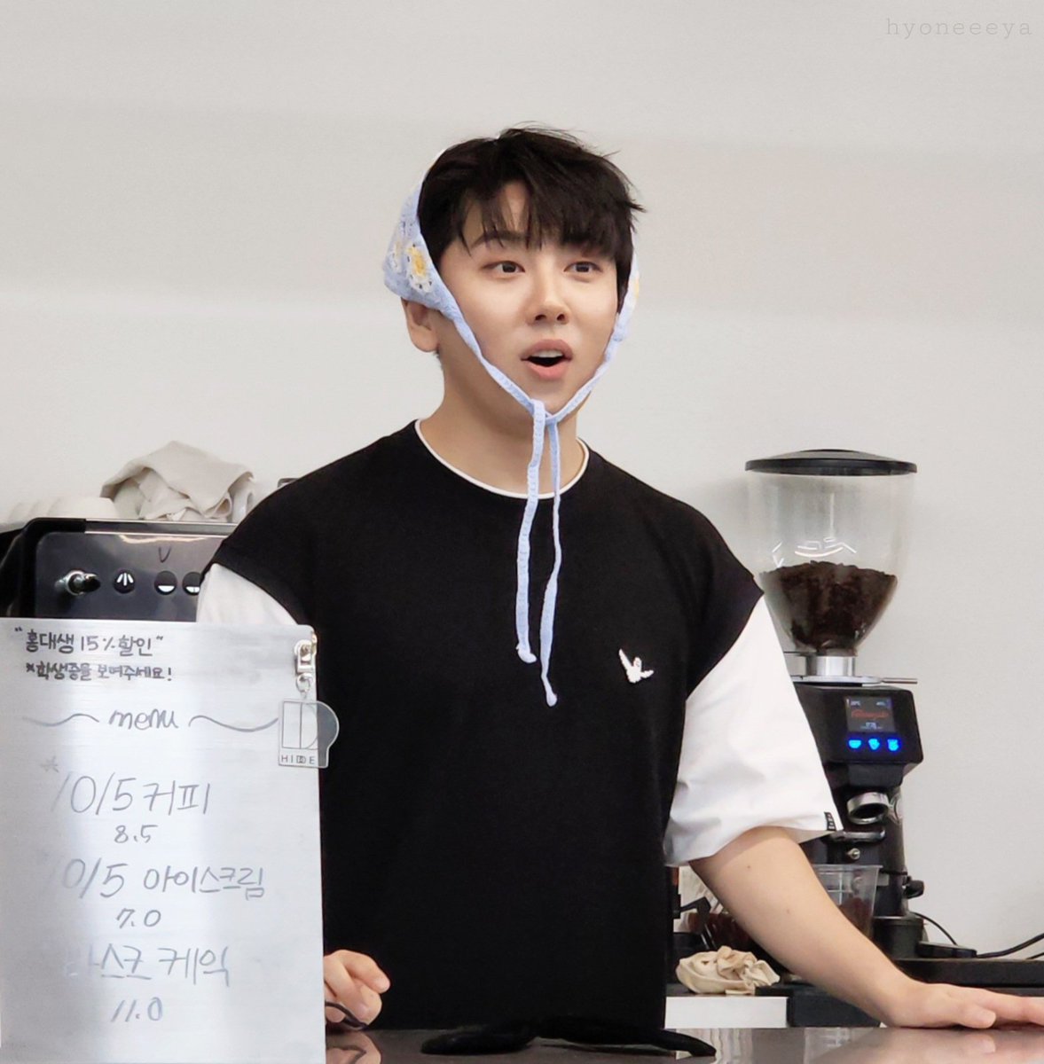 241015 노태현 생일카페 히든 🎉💛

귀엽고 잘생긴 사장님 😯✨

#10월15일 #biRTHday
#노태현 #rohtaehyun