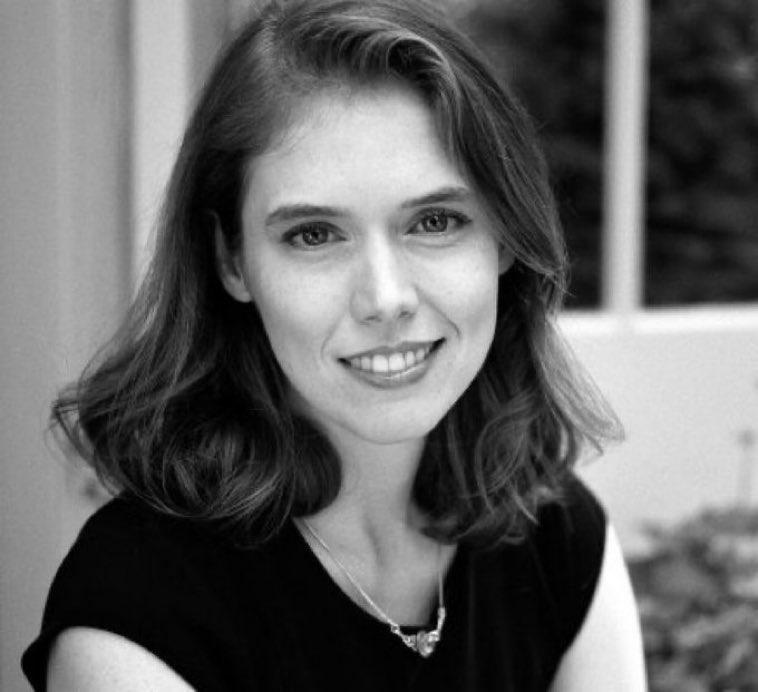 sivriikalemler's tweet photo. Bir engereğe avucunuzdan yemek yemeyi öğretebilirsiniz ama ısırma arzusunu içinden söküp alamazsınız.

Madeline Miller https://t.co/0o7dtdwC9T