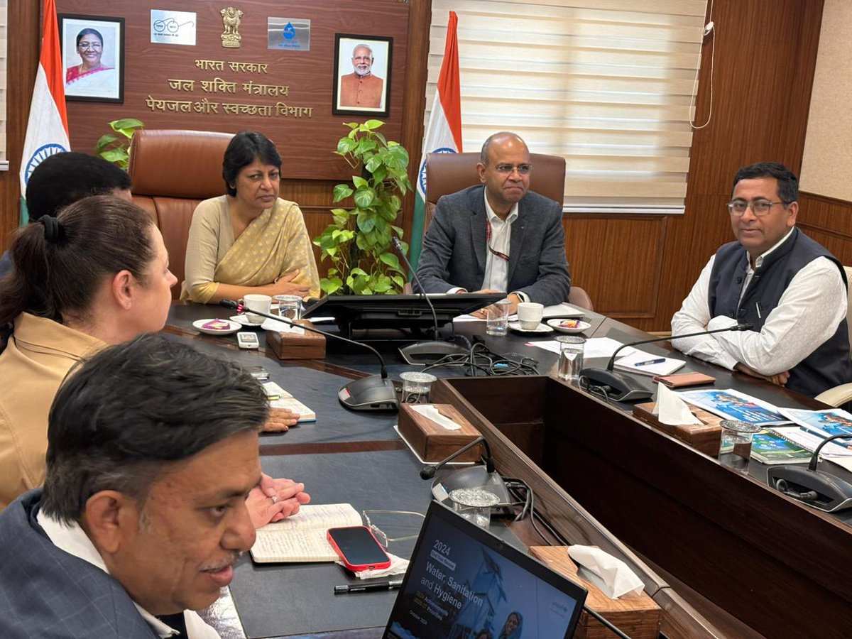 jaljeevan_'s tweet photo. Smt. Vini Mahajan, Secretary; and Shri Ashok K. K. Meena OSD, DDWS chaired a meeting to review the progress &amp; planning with @UNICEFIndia on 17.10.2024 at CGO Complex, New Delhi.

#WASH #HarGharJal #JalJeevanMission 
@CRPaatil @VSOMANNA_BJP @UNICEFIndia @swachhbharat https://t.co/0816yHmhqT