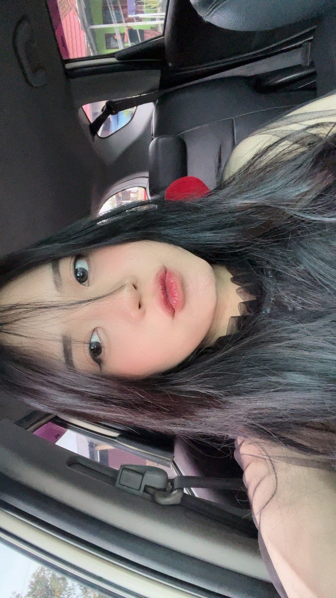 vitasfra's tweet photo. neutral to cool undertone🌷 https://t.co/qrgvYC4DgG
