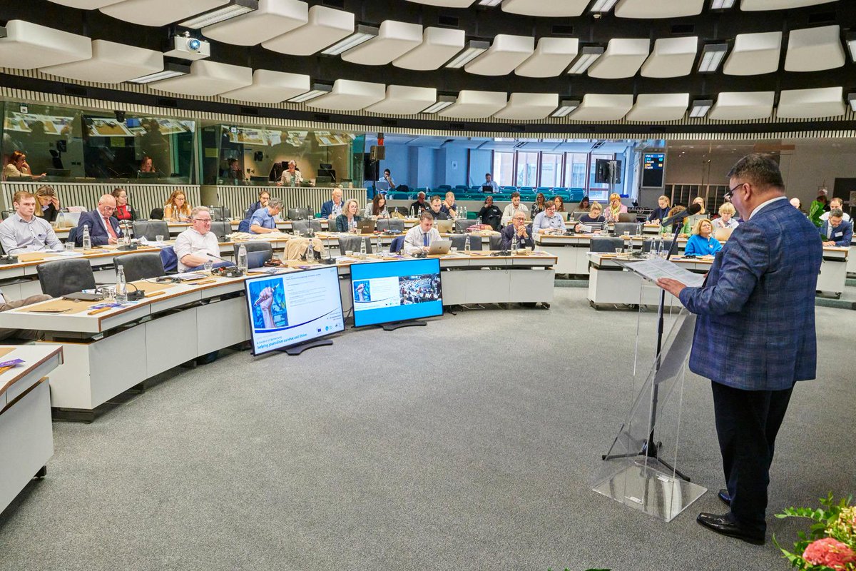 Aurel Laurenţiu Plosceanu tweet media