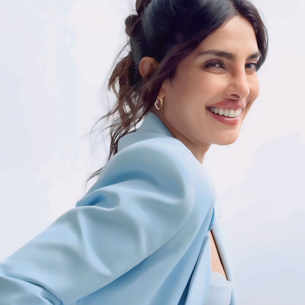 youspriy's tweet image. My Indian girl seems very happy and comfortable in her home country 🥹❤❤❤
@priyankachopra #PriyankaChopra #maxfactor