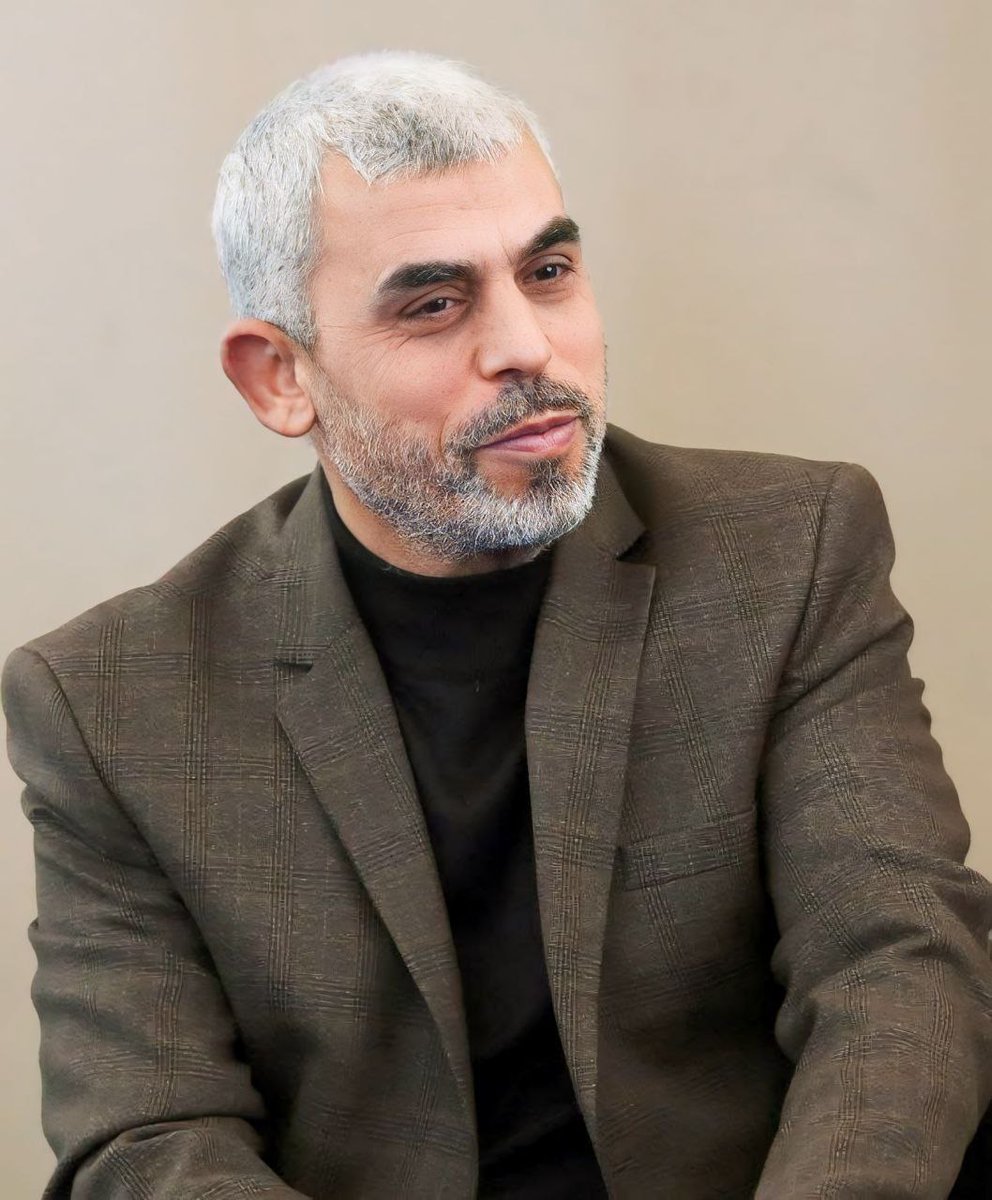 bn__sami's tweet photo. •••
إذا صحت الأنباء فقد استشهد مشتبكا مقاوما مجاهدا مرتدياً جعبته العسكرية وبطلون -ترينج- وليس كما كان يروج الإعلام الصهيوني والبعض أنه في عمق الأرض محاط بالأسرى ويرتدي حزام ناسف، واضح جدا إذا صح ما هو متداول أنه كان في الميدان فوق الأرض وتحتها لأكثر من عام..

#السنوار 💚🫡 https://t.co/ytSyslq3jQ