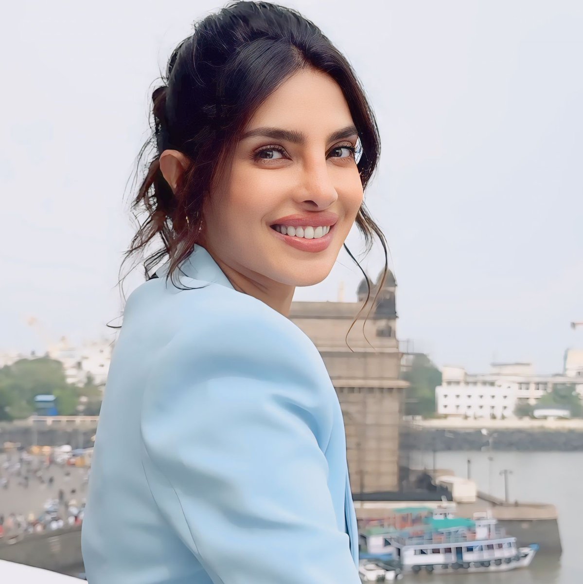 youspriy's tweet image. My Indian girl seems very happy and comfortable in her home country 🥹❤❤❤
@priyankachopra #PriyankaChopra #maxfactor