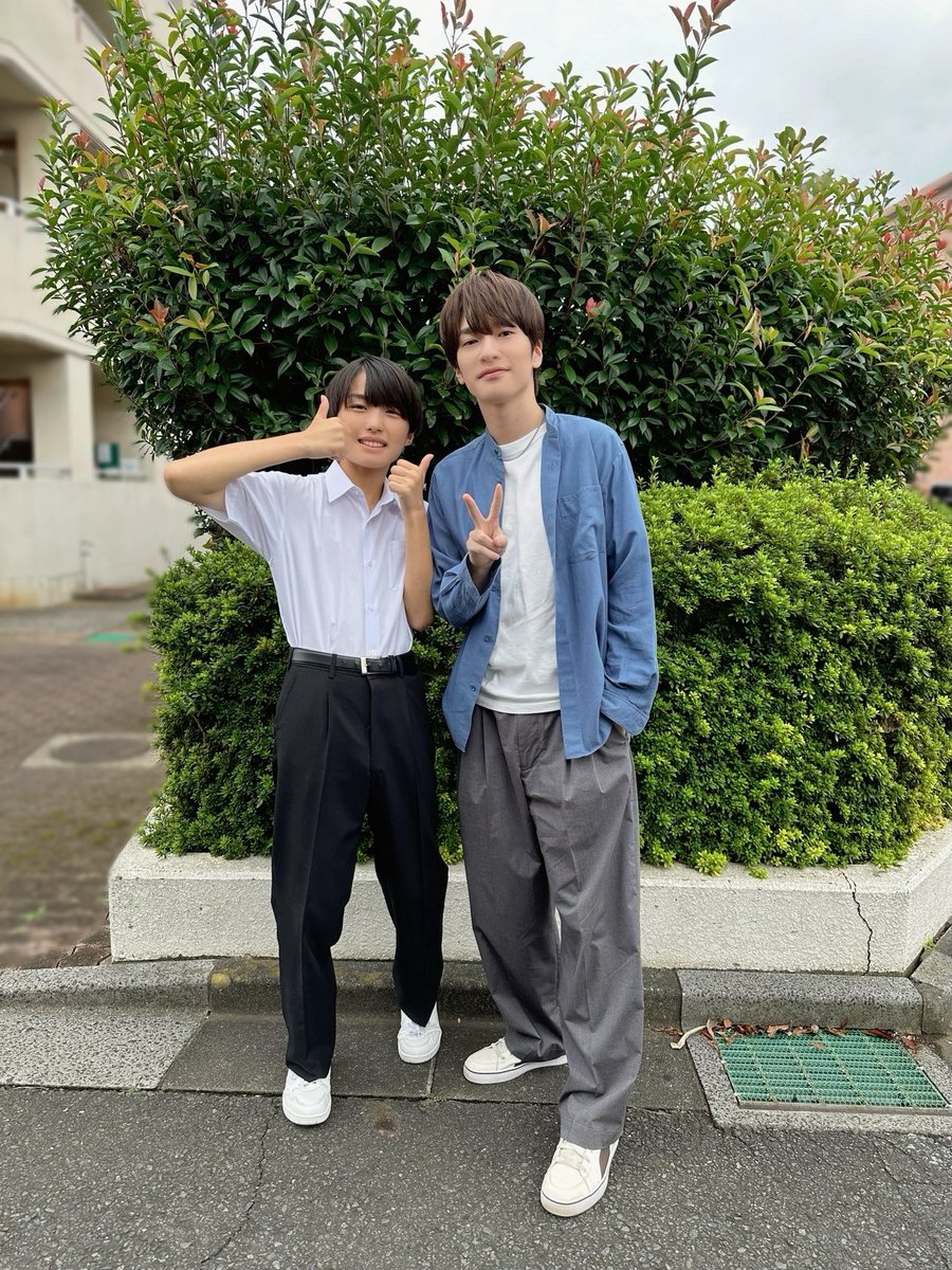 jr_official_X's tweet photo. 【 📺Drama 】

今日から放送スタートした
フジテレビ10月期木曜劇場『 #わたしの宝物 』
ご覧いただけましたか⁇👀💓

#小山十輝 が冬月稜役の中学生時代を演じさせていただいてます😊

来週もお楽しみに👍🏻💜✌🏻

#深澤辰哉 さん(#SnowMan)と一緒に📸💫 https://t.co/x1kdwPC4pP