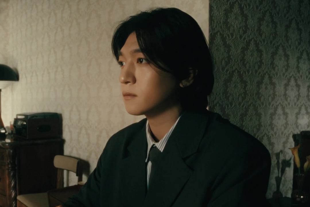 soompi's tweet photo. WATCH: #DAY6's #Sungjin Stars In Cinematic Film For Solo Debut Album "30" 
https://t.co/1xefulCWEY https://t.co/LuKhbRHKpk
