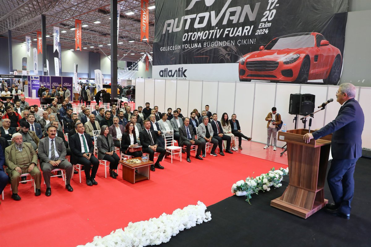 Açılışta konuşan Başkanımız Necdet Takva;

🔷Bugün, kentsel markalaşmamıza önemli katkı sunacak, yeni doğan fuarın açılışı vesilesiyle bir araya gelmiş bulunuyoruz. Emeği geçen herkese teşekkür ediyorum. Çok dar zamanda ve bir hafta içerisinde fuar takviminde yer almasını