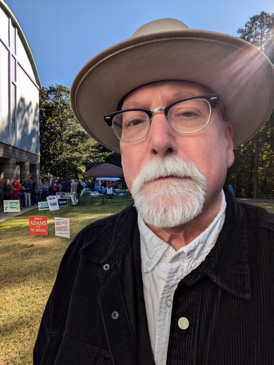 JoeNewberry's tweet photo. Votum Diem.  Line around the block for early voting. https://t.co/cE2zRTczdh