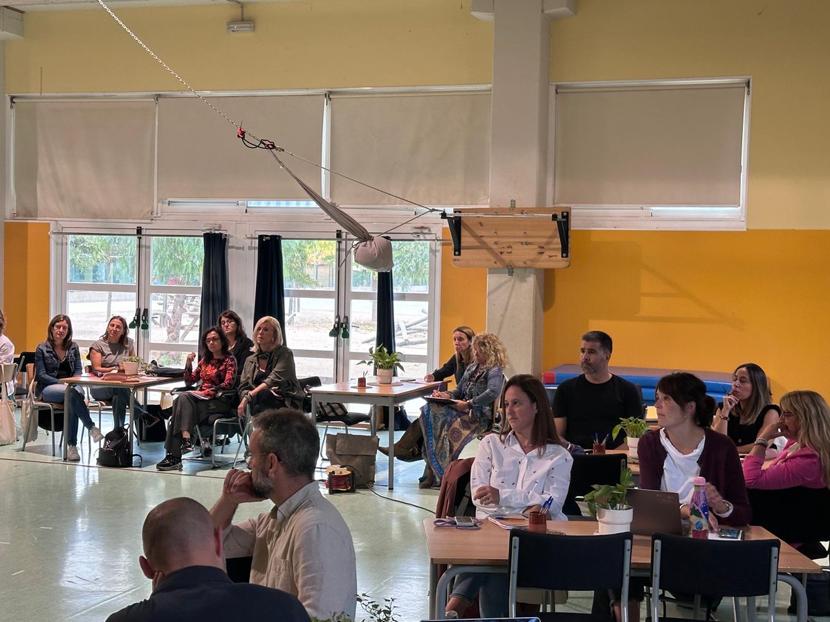 Avui s’ha celebrat la primera jornada del programa PAcTE, que té per objectiu acompanyar i apoderar els equips docents per impulsar la millora i la qualitat educativa a través de l’actualització del projecte educatiu dels seus centres. 

📲xtec.gencat.cat/ca/innovacio/p…