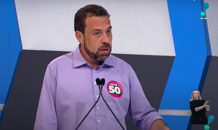 RedeTV's tweet photo. “Vamos esperar o segundo turno”, diz Boulos ao responder sobre por que a esquerda teve uma queda de votação na periferia.
DebateRedeTVUOL #Debate #eleições #eleições2024 #política #prefeituradesp #candidatos #guilhermeboulos https://t.co/pyszlhUGgq