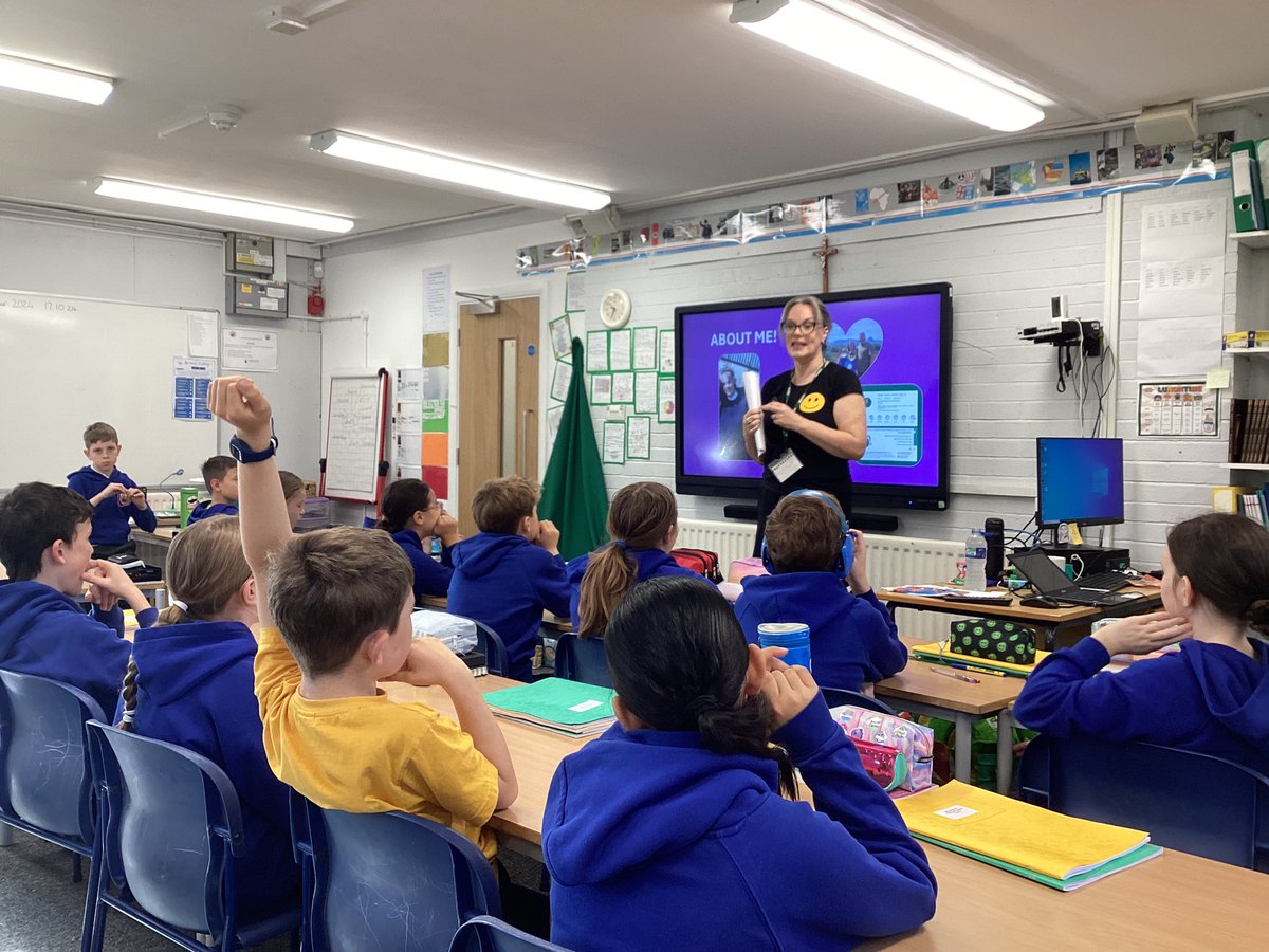 stgandtschool's tweet photo. Thank you to Rachel from @Positive_Soc for coming in to speak to Year 6 about how to be safe online this morning. We spoke about how we can reduce our screen use and what we can do about online bullying. https://t.co/n4MmxqOcXQ