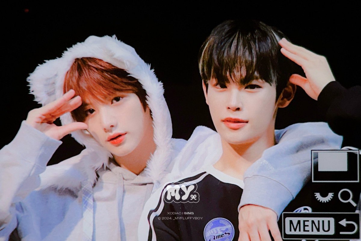 _myfluffyboy's tweet photo. 241017 

내 강쥐즈🐶🩷🩵

#XODIAC #소디엑 #SING #씽 #麥駿昇 https://t.co/wvvqwFdUVr